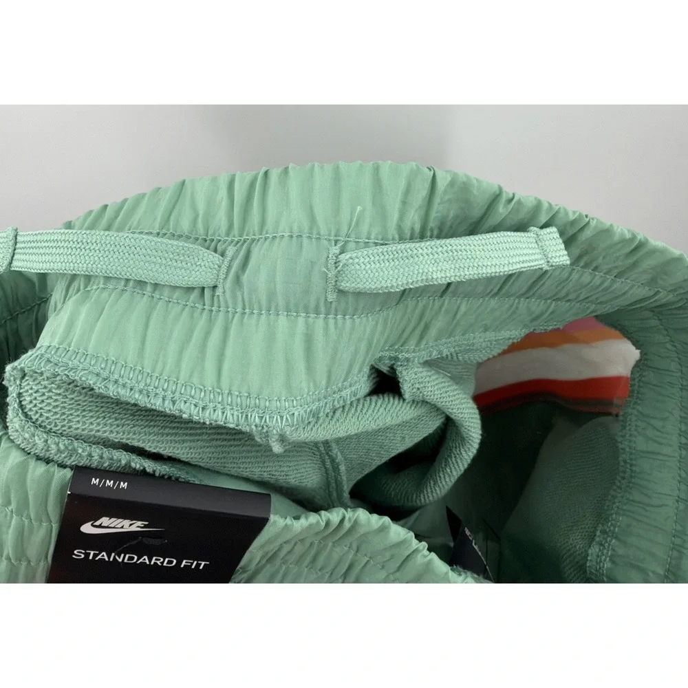 Nike‎ Sportswear Girls Heritage Shorts Jade Medium NWT Running Athletic